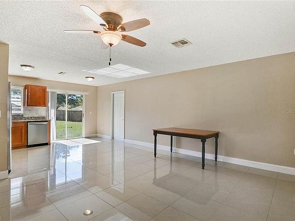 4th image of 12100 Meadow Ln