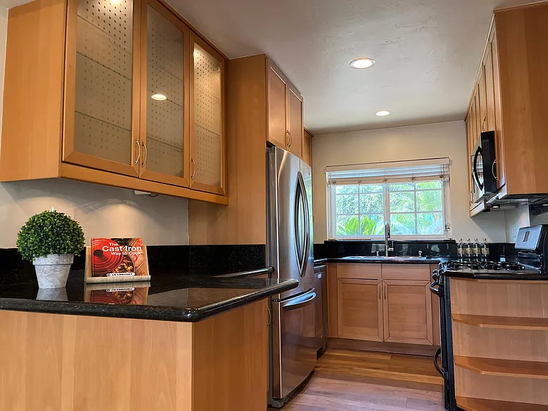 5135 Ewing St — Photo 3