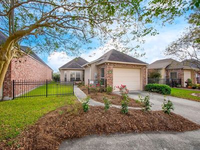 5448 Courtyard Dr, Gonzales, LA, 70737
