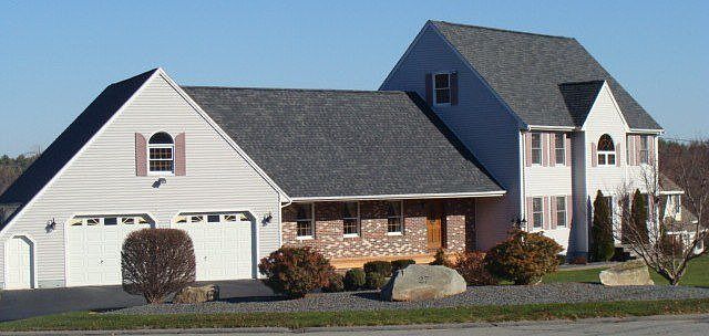 Corner lot of 2 cul-de-sacs