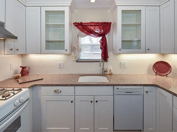 5th image of 4436 W 227th St