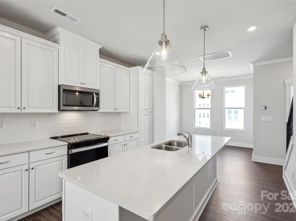 2013 Clarksdale Dr #38, Charlotte, NC 28206