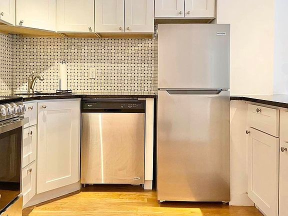 2nd image of 19 Clinton St APT 203