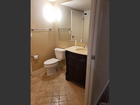 4th image of 425 W Beech St Unit 315