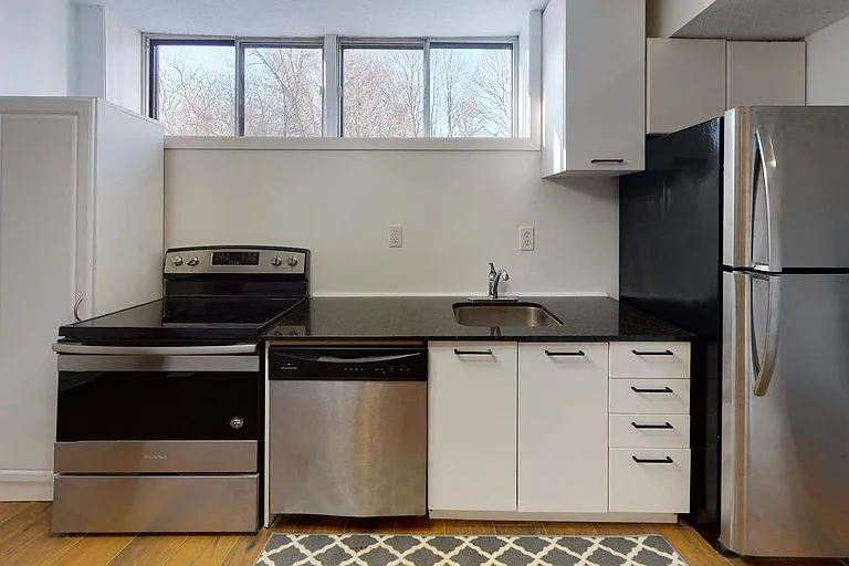 61 Darlingside Dr #1A — Photo 1