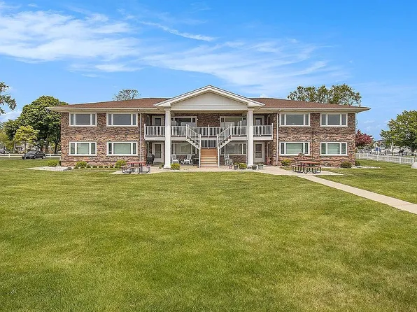 304 S Ferry St Unit 5, Ludington, MI 49431