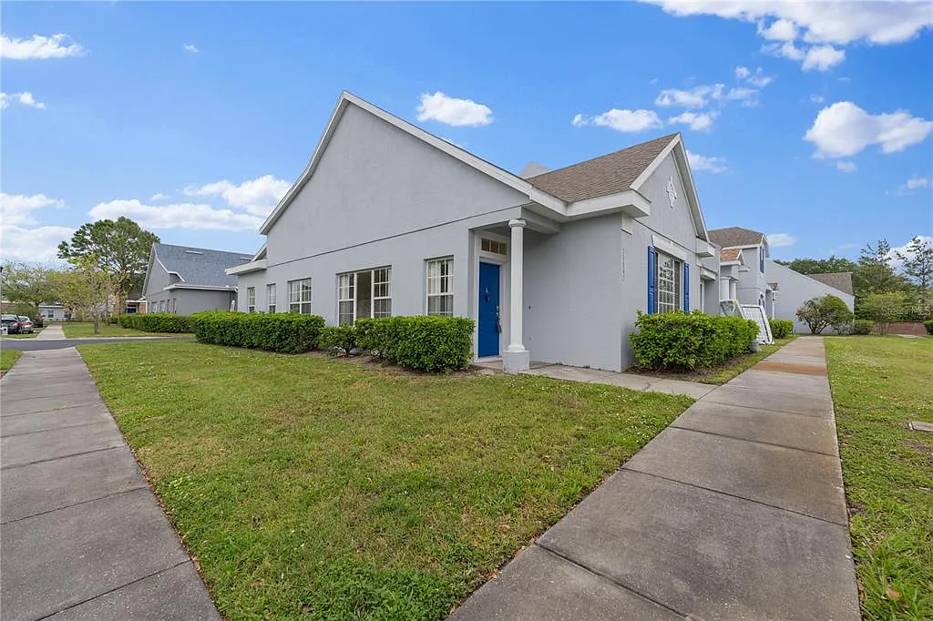 3 bed, 2.0 bath, 1312 sqft, $2,150 — Photo 2