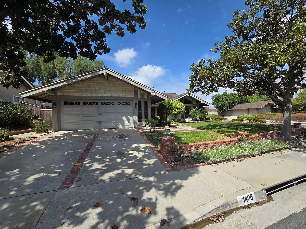 Building Photo - 1405 Paseo Manzana