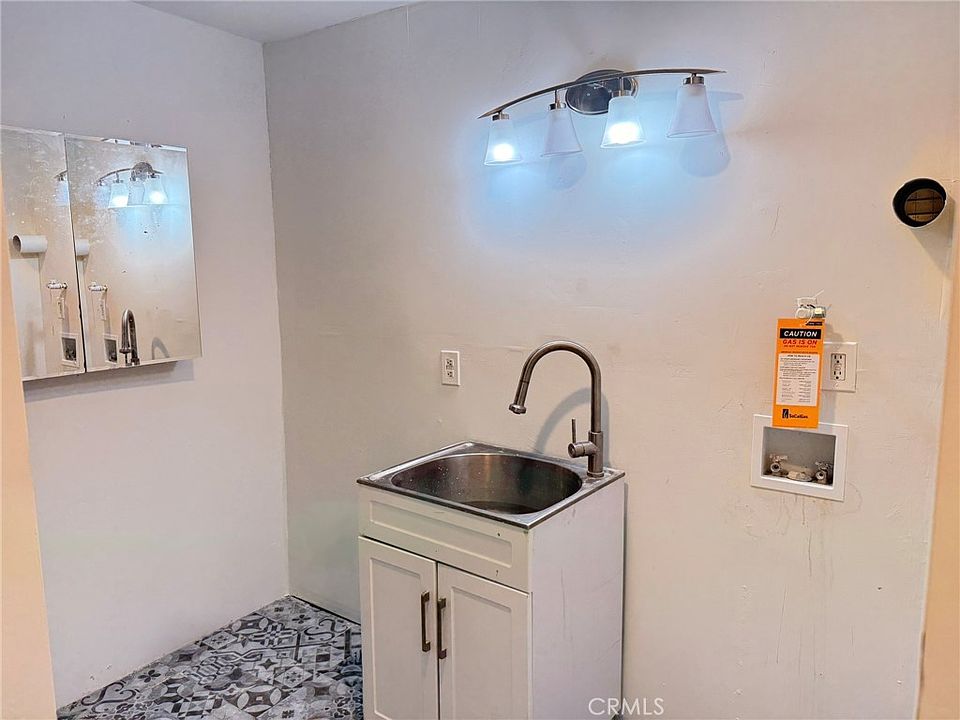 2nd image of 251 E Colorado Blvd #251