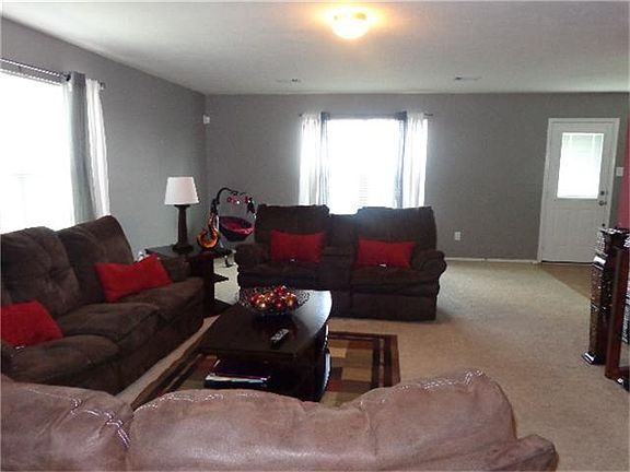 2nd image of 4435 Amaryllis Ave