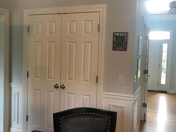 Large double door panty