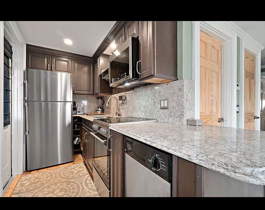1st image of 9 Kent St APT B