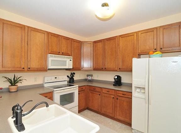 2nd image of 1420 Gabriel Dr