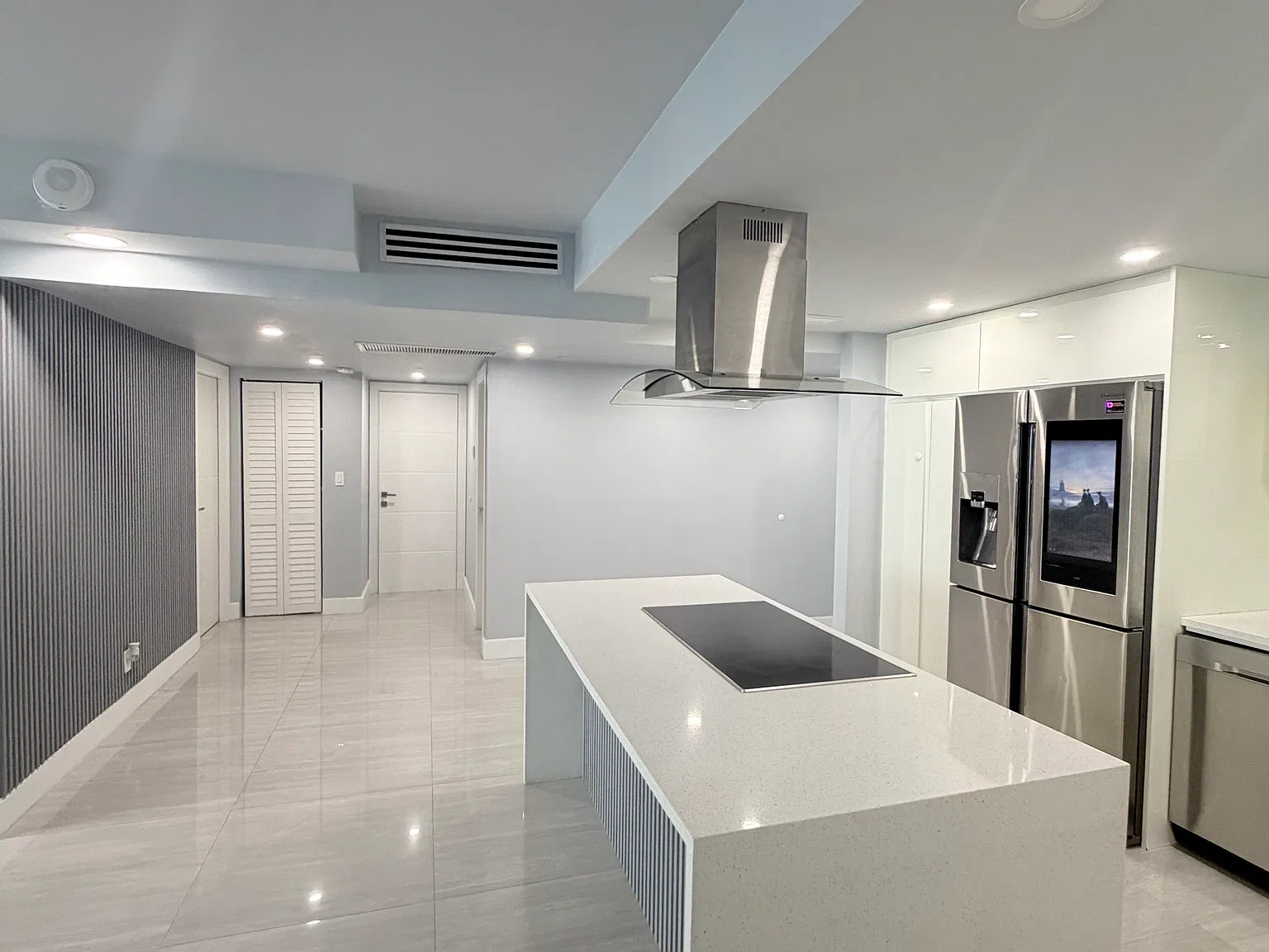19390 Collins Ave — Photo 4