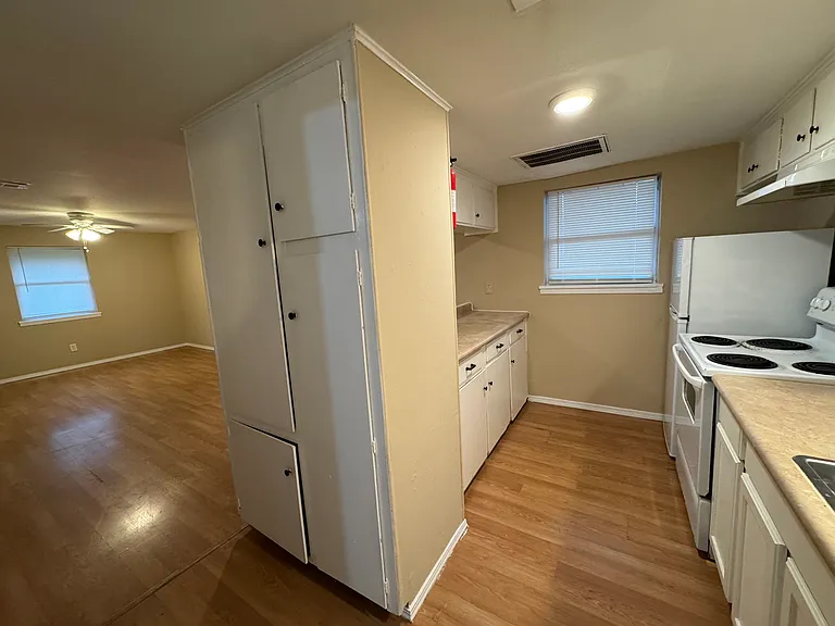 1034 W Village Ct #C — Photo 11