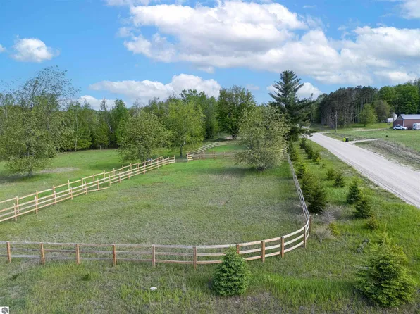 0 Bennett Rd, Williamsburg, MI 49690