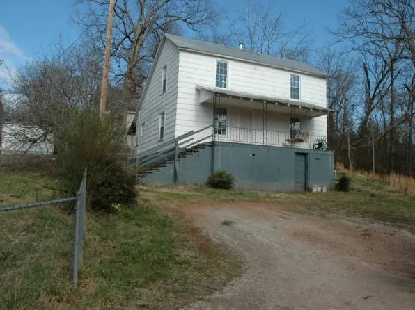 416 Love Springs Rd, Cowpens, SC 29330