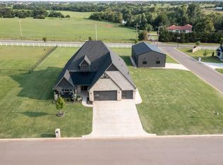 14143 Fox Lair Ln, Edmond, OK 73025