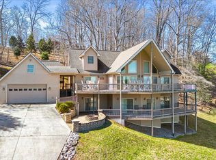 223 Holly Ln, La Follette, TN 37766