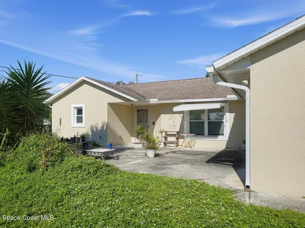 9845 Fleming Grant Rd, Micco, FL 32976