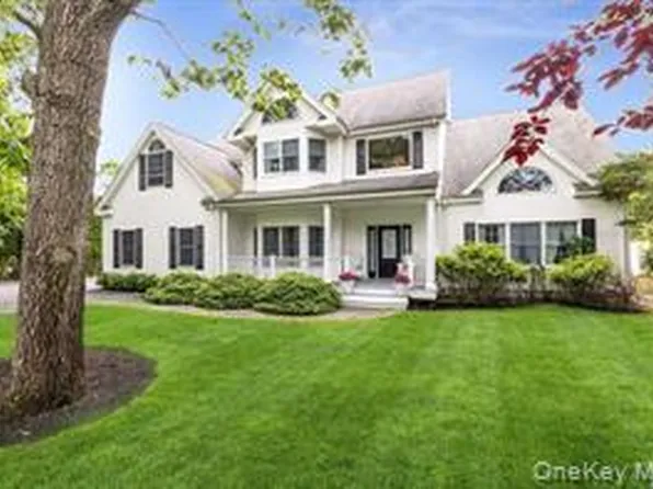 24 Bridle Path, Westhampton Beach, NY 11978
