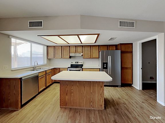2nd image of 521 E Rosemonte Dr