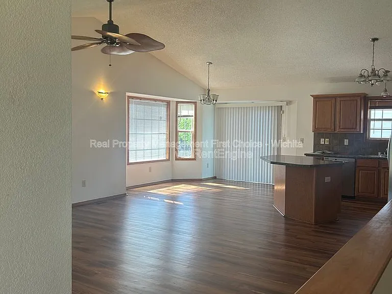 10805 E Funston St — Photo 33