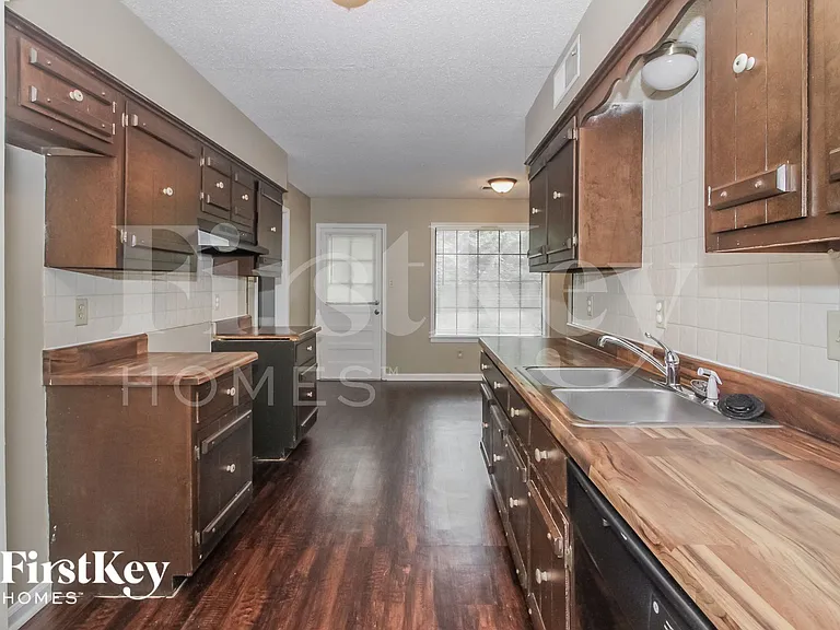 7161 Oak Chase Ln — Photo 5