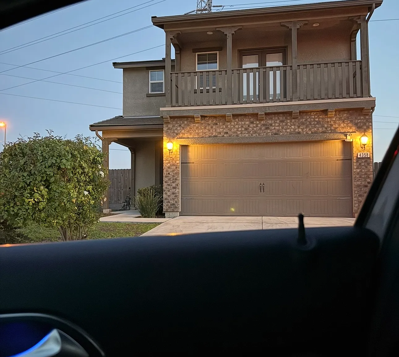 4358 Strathmore Pl — Photo 2