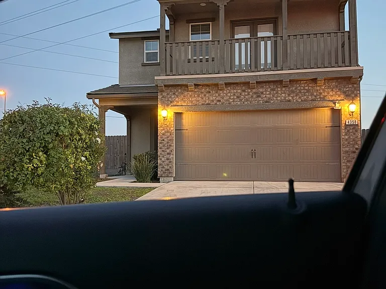4358 Strathmore Pl — Photo 2