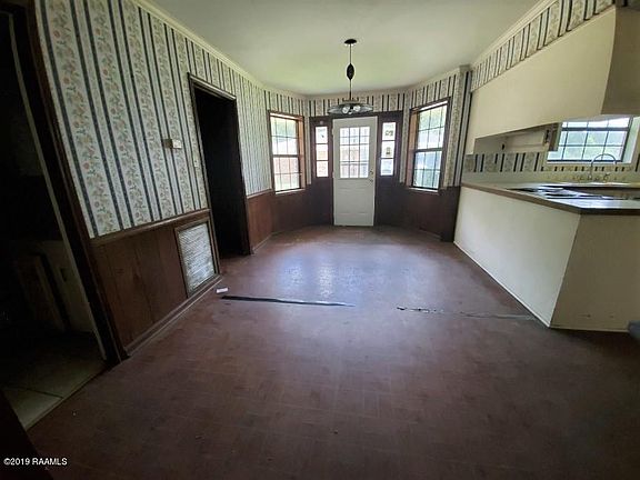 4th image of 1103 W Wilson St
