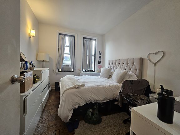 4th image of 235 W 22nd St APT 6Z