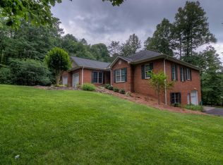 4312 Spring Cove Ln, Young Harris, GA 30582