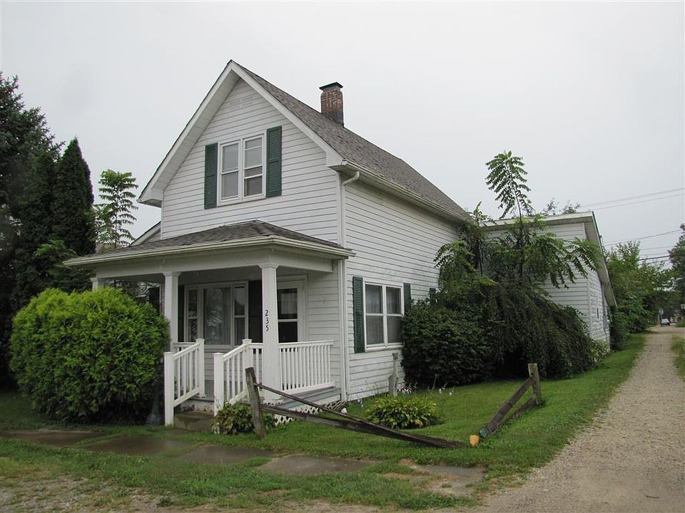 1st image of 235 W Lynn St