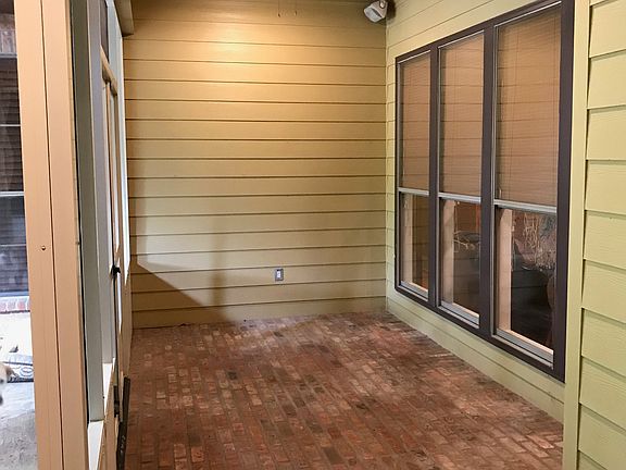 5th image of 301 Anslem Dr
