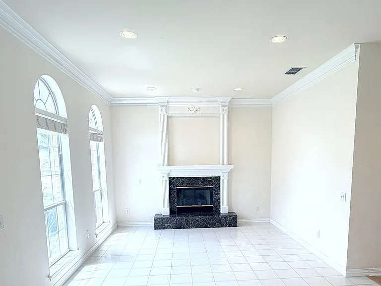 4506 Hollow Ridge Dr — Photo 2