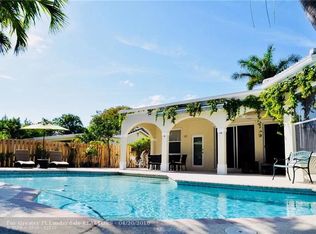 135 Oregon Ln, Boca Raton, FL 33487