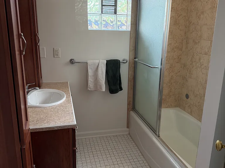 903 Newport St — Photo 20