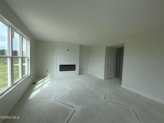 3rd image of 9841 Featherwood Ln