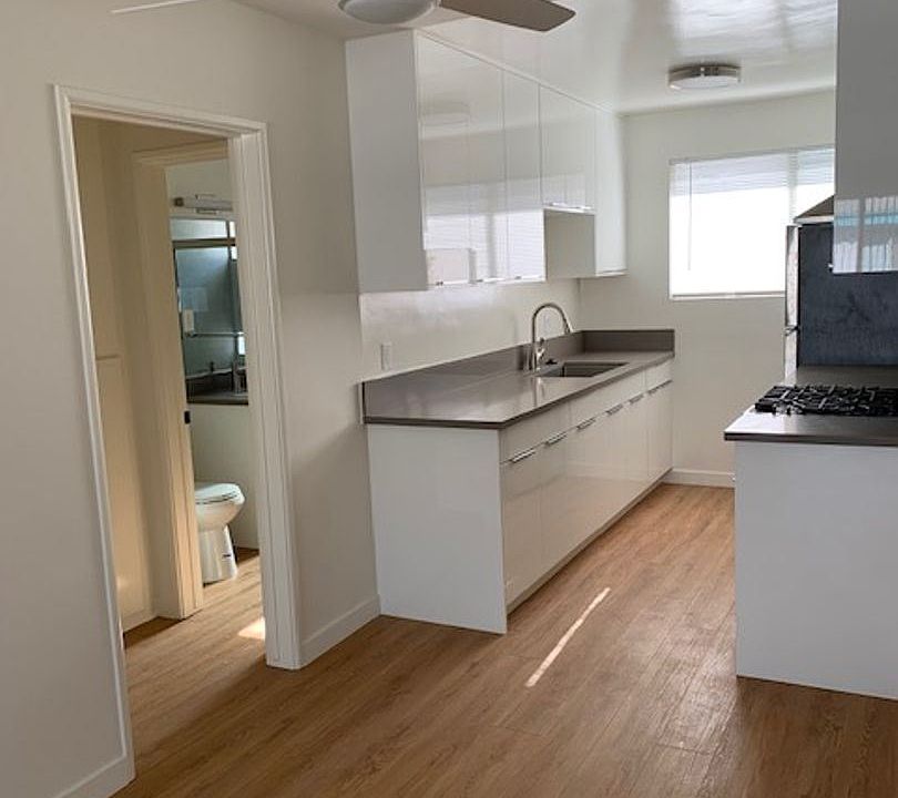 1st image of 3747 Clarington Ave #1