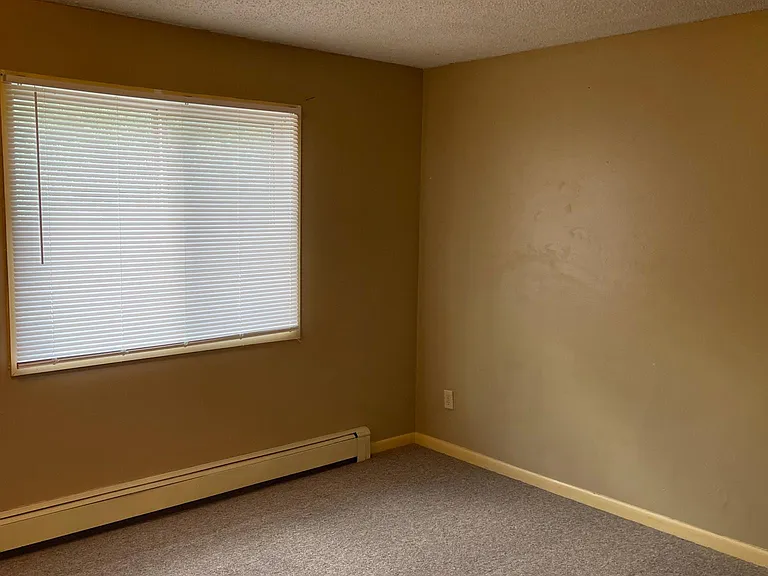 514 S Lucas St #11 — Photo 7