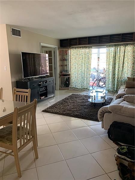 1st image of 3020 NE 16th Ave #E204