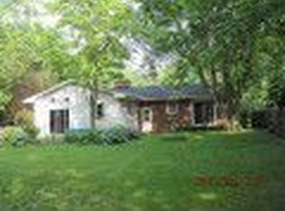 216 Forest View Dr, Lake Bluff, IL 60044