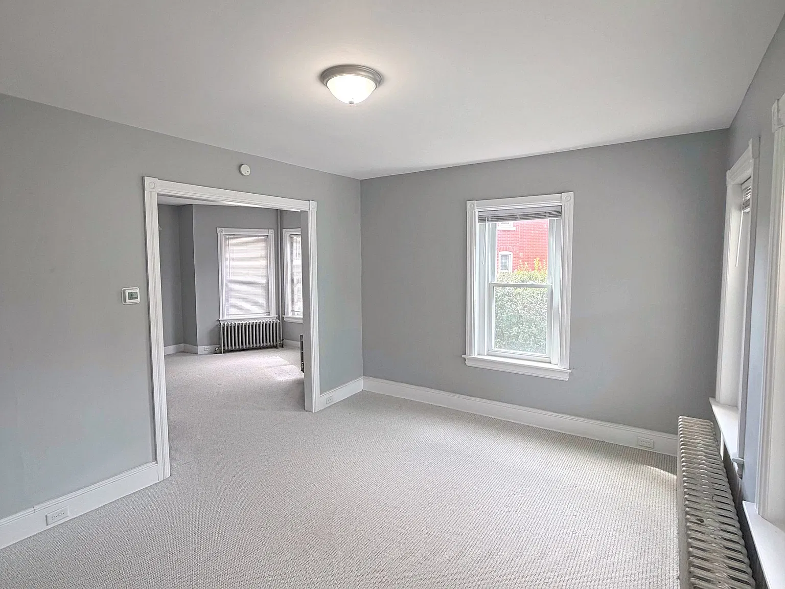 3 bed, 2044 sqft, $2,400 — Photo 2