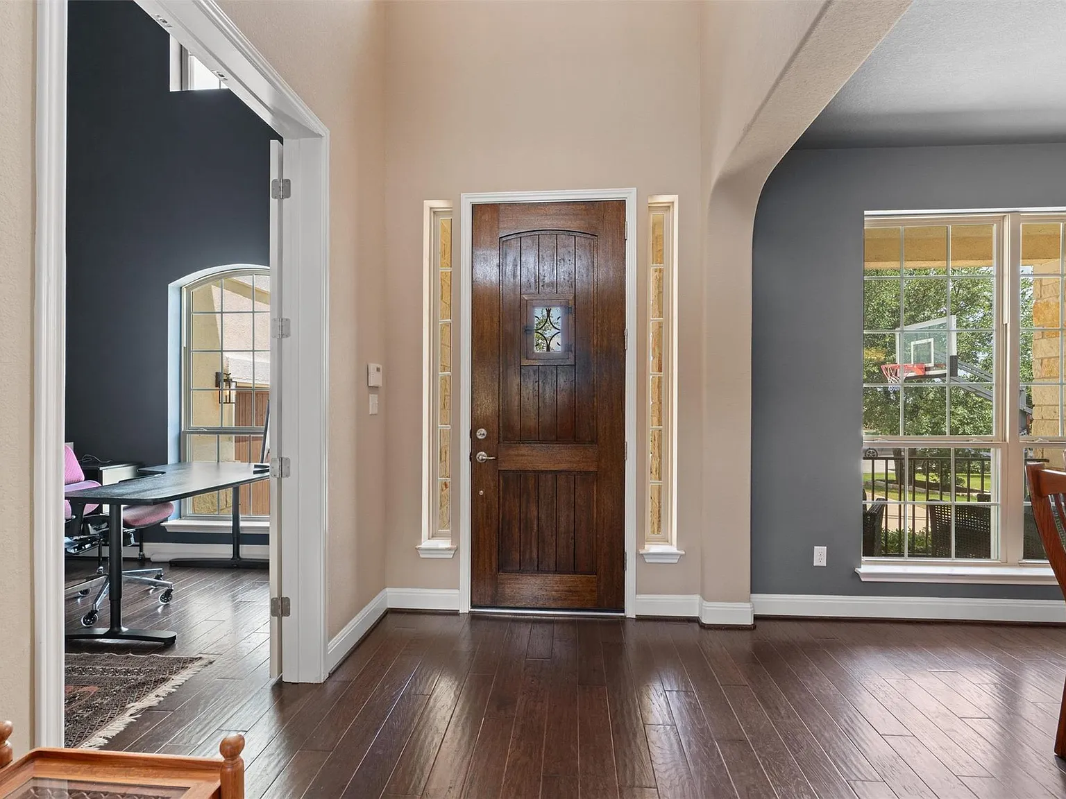 4 bed, 3.5 bath, 3417 sqft, $5,400 — Photo 2