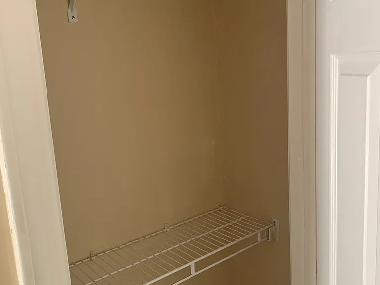 347 S Upper St #18 — Photo 3