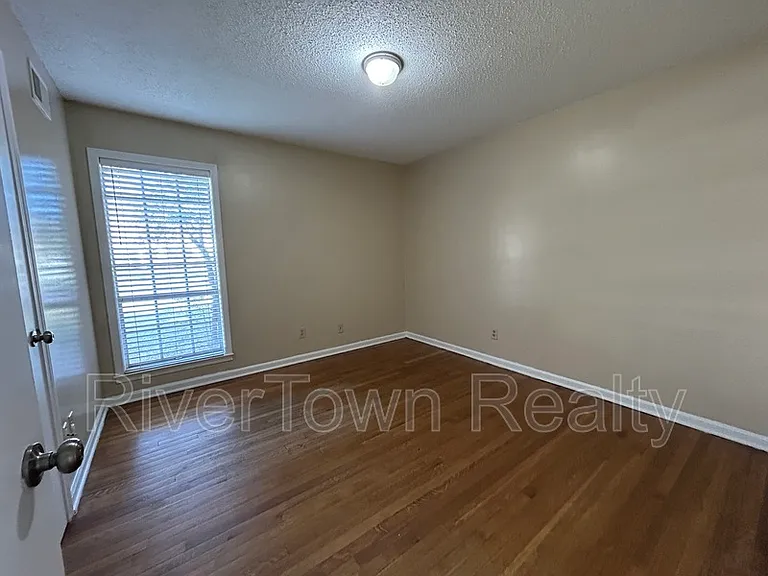 3201 Longacre Cv — Photo 8