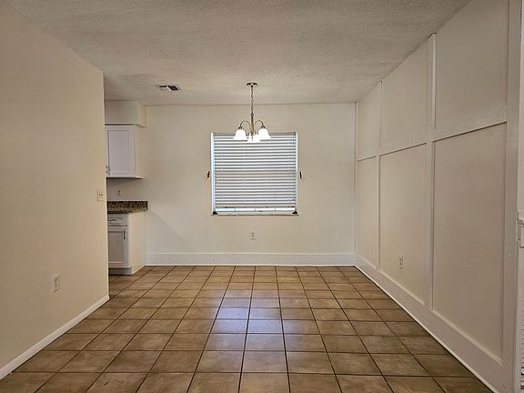 3rd image of 5550 Saint Joseph Blvd