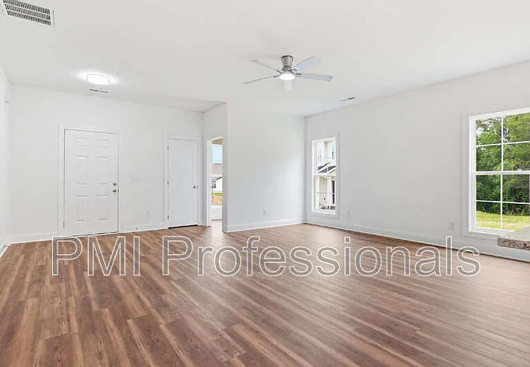295 Spring St — Photo 6