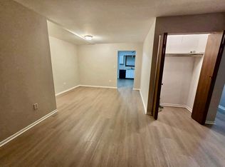 9220 Hamilton Ct APT C, Des Plaines, IL 60016